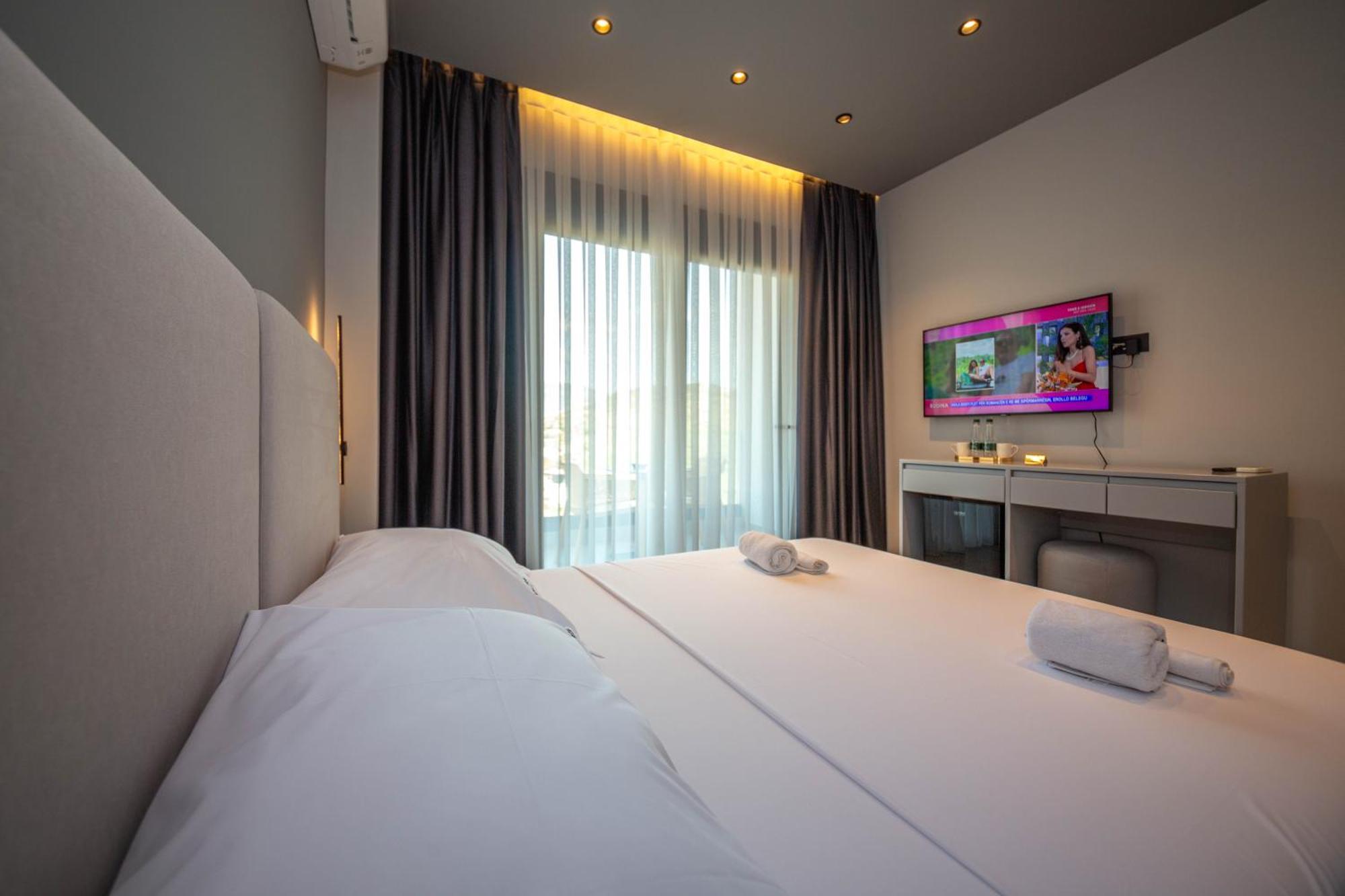 Lake View Rooms Ksamil Eksteriør bilde