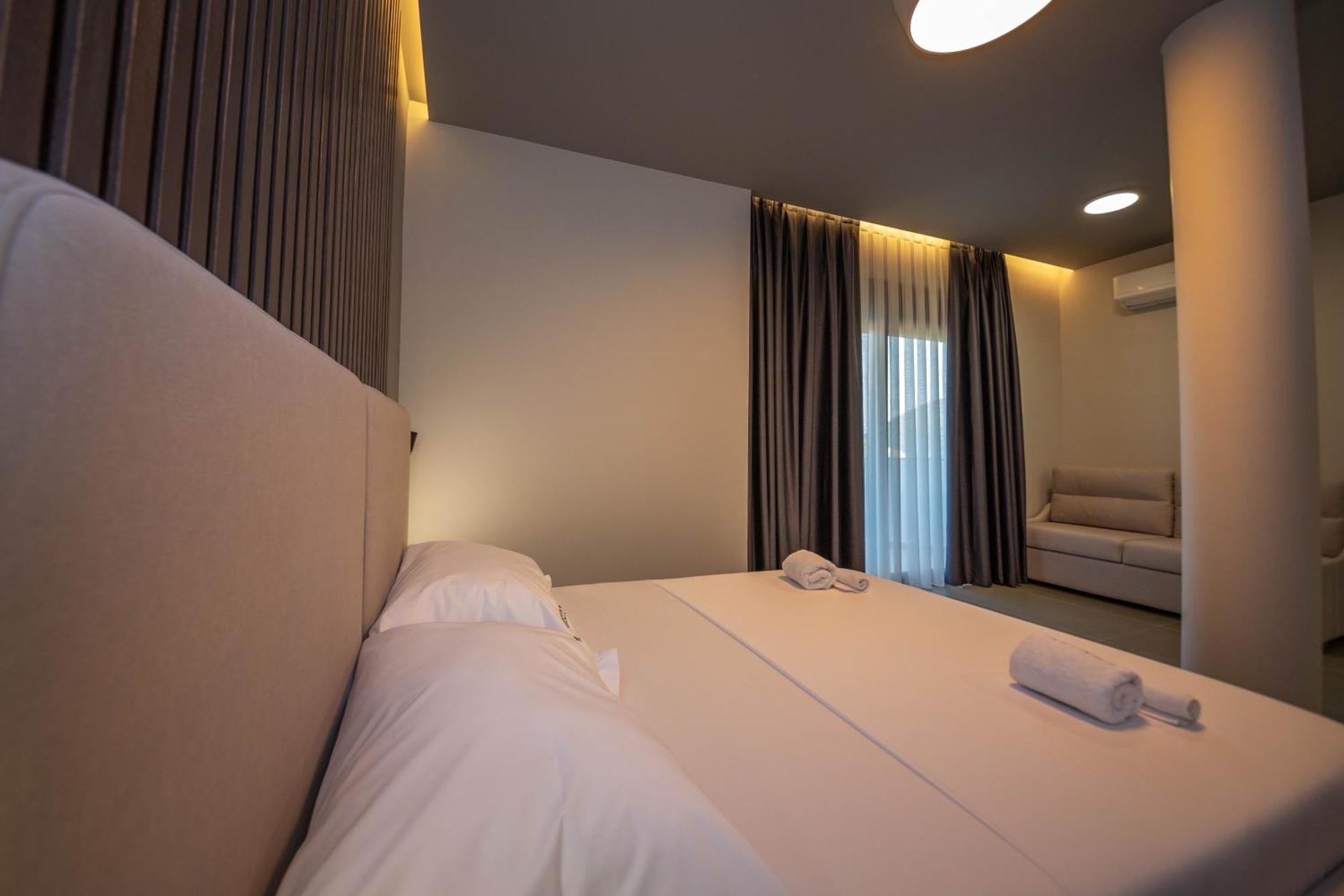 Lake View Rooms Ksamil Eksteriør bilde