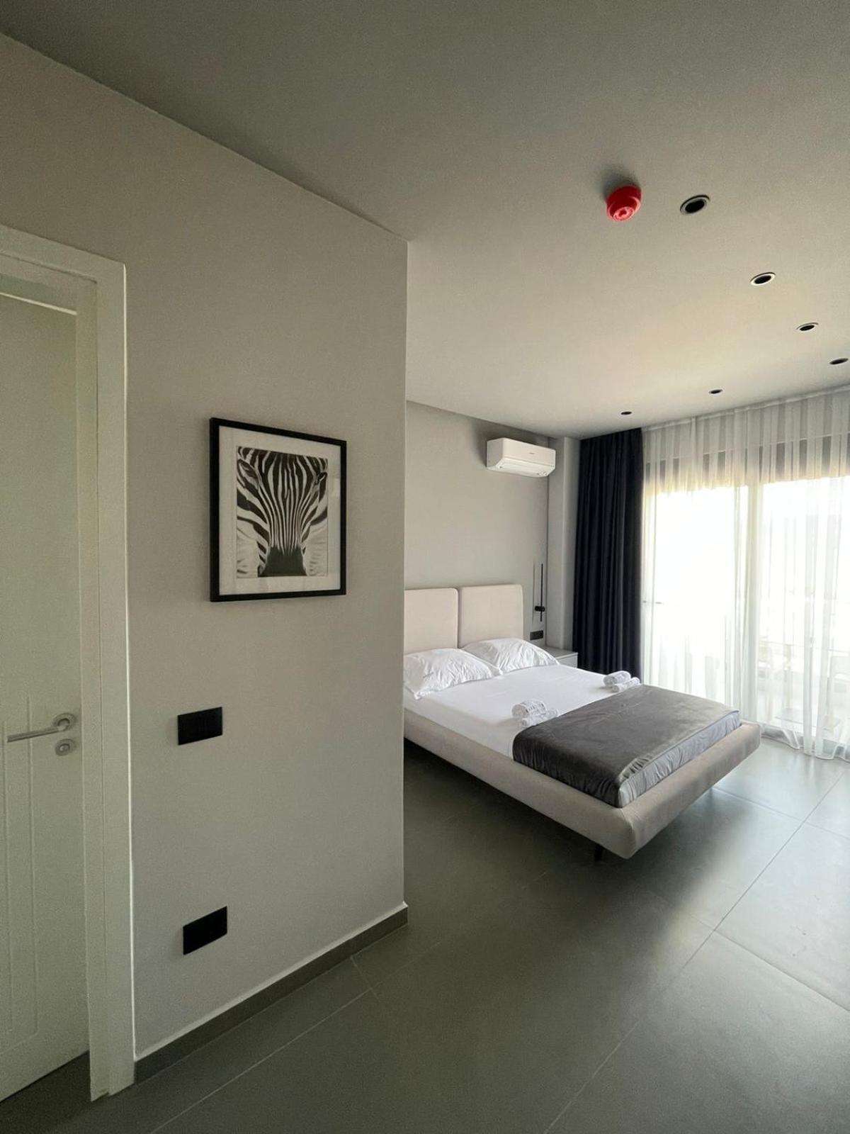 Lake View Rooms Ksamil Eksteriør bilde