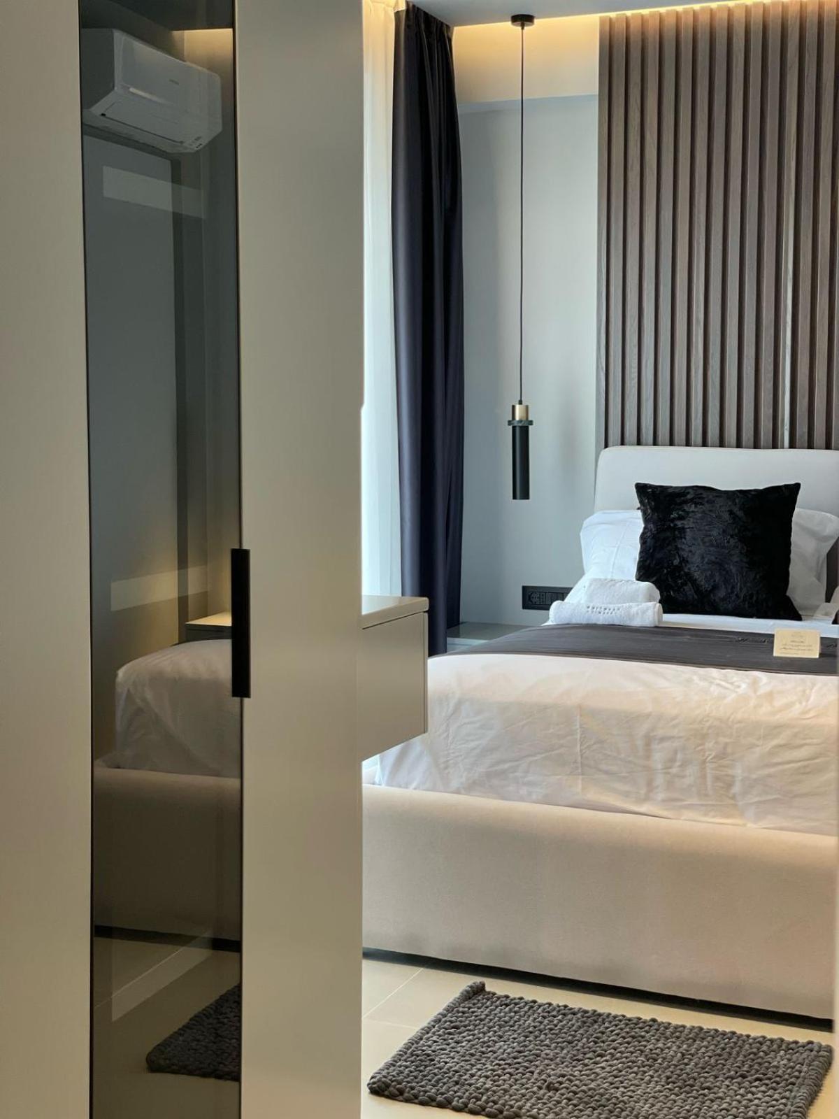Lake View Rooms Ksamil Eksteriør bilde